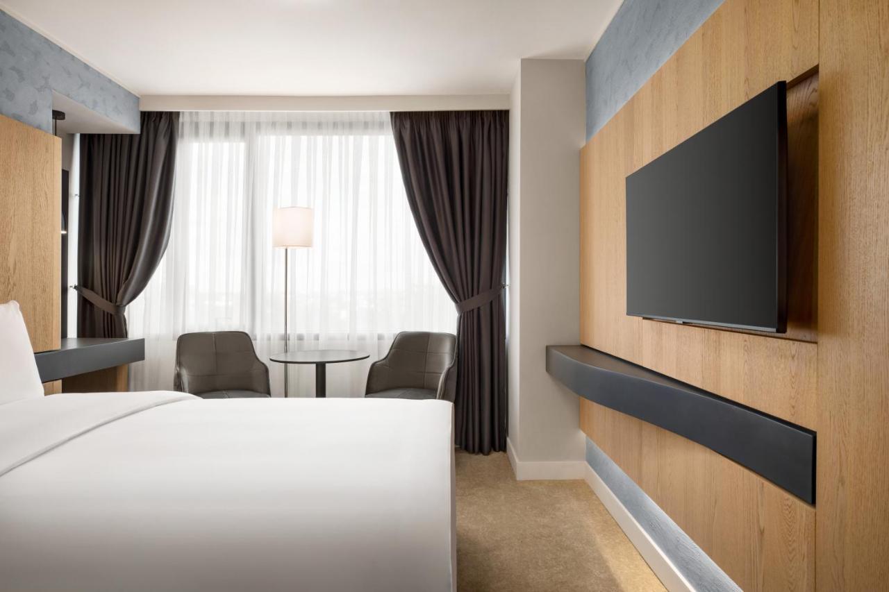 ホテル Ramada By Wyndham Slatina Parc エクステリア 写真