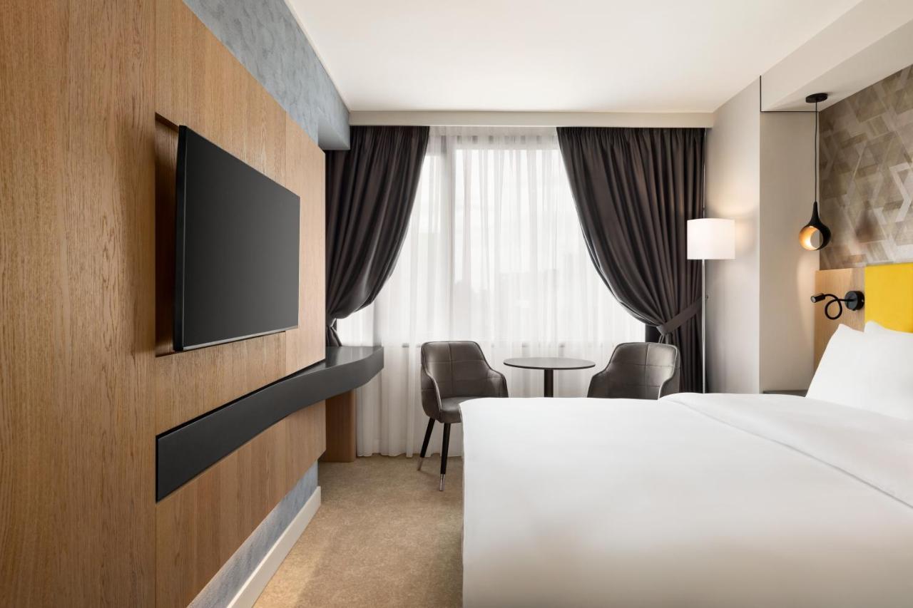 ホテル Ramada By Wyndham Slatina Parc エクステリア 写真