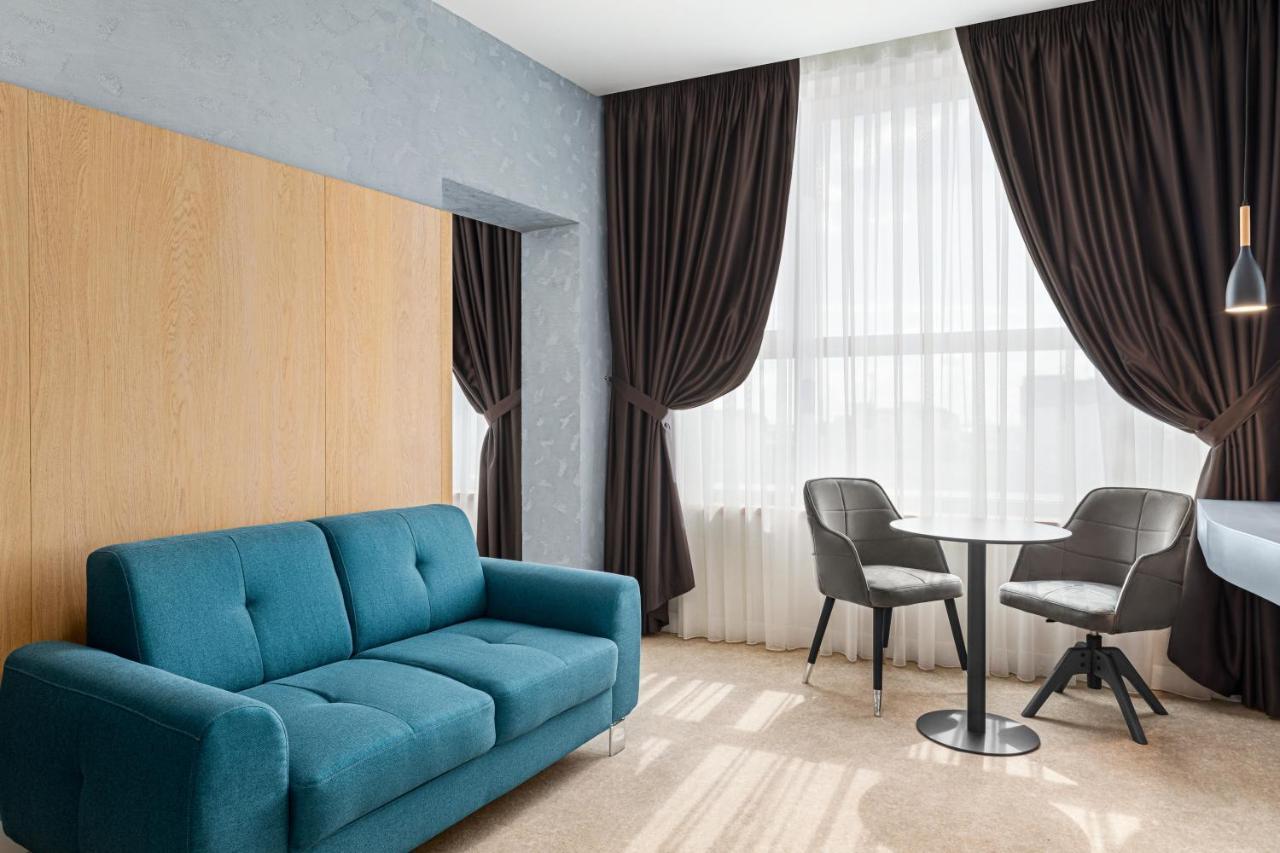 ホテル Ramada By Wyndham Slatina Parc エクステリア 写真