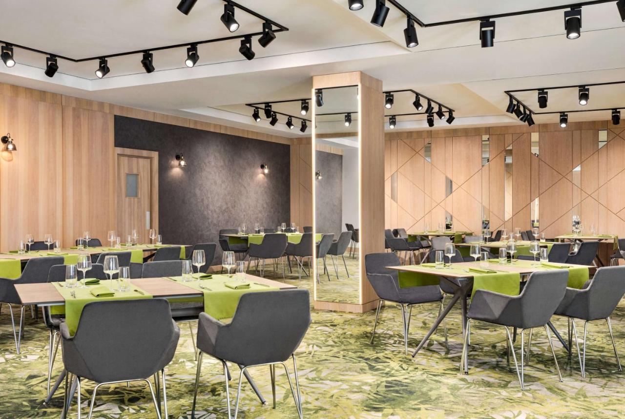 ホテル Ramada By Wyndham Slatina Parc エクステリア 写真