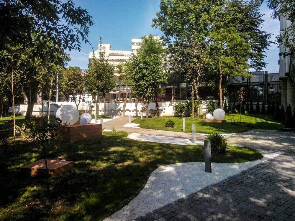 ホテル Ramada By Wyndham Slatina Parc エクステリア 写真