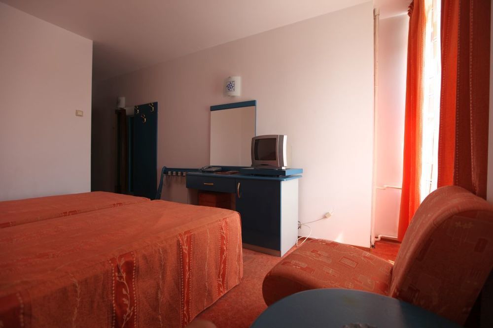 ホテル Ramada By Wyndham Slatina Parc エクステリア 写真